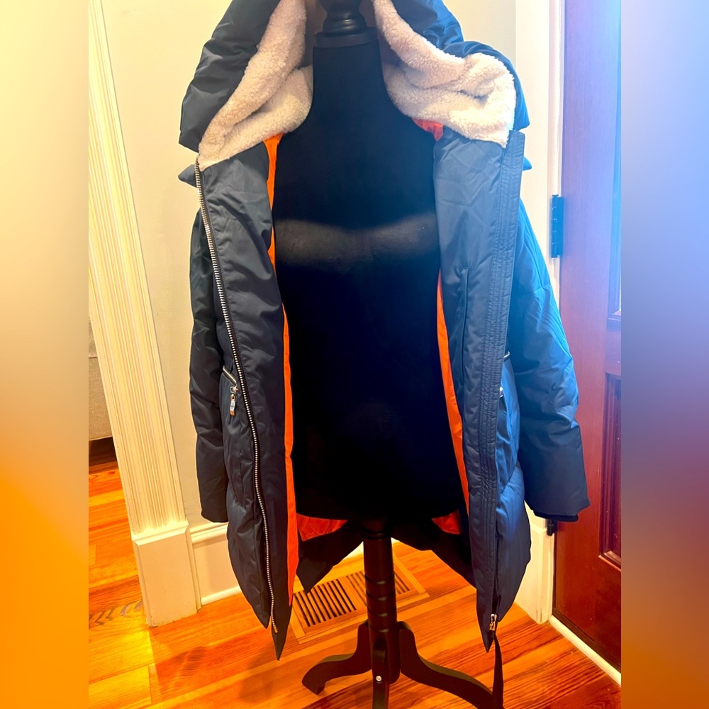 Universe Classics Women's Thickened Down Jacket. Like brand new! Size Small! - Picture 4 of 6